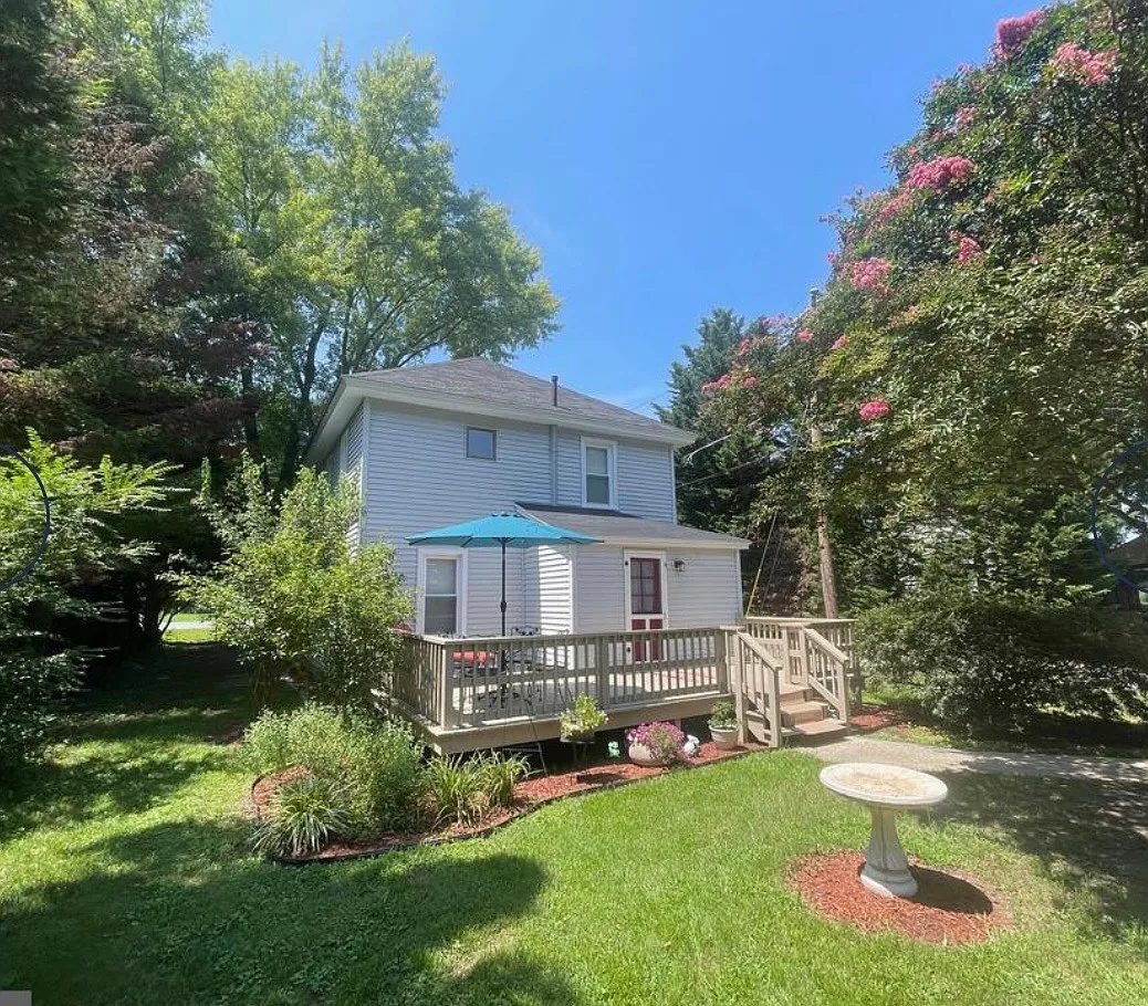 3 bed, 1270 sqft, $1,800 — Photo 1