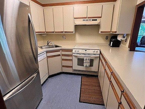 4th image of 26657 Lake Front Ln