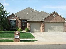 Home for Sale in Edmond, Oklahoma $194,500