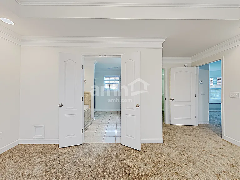 1305 Bantry Dr — Photo 9