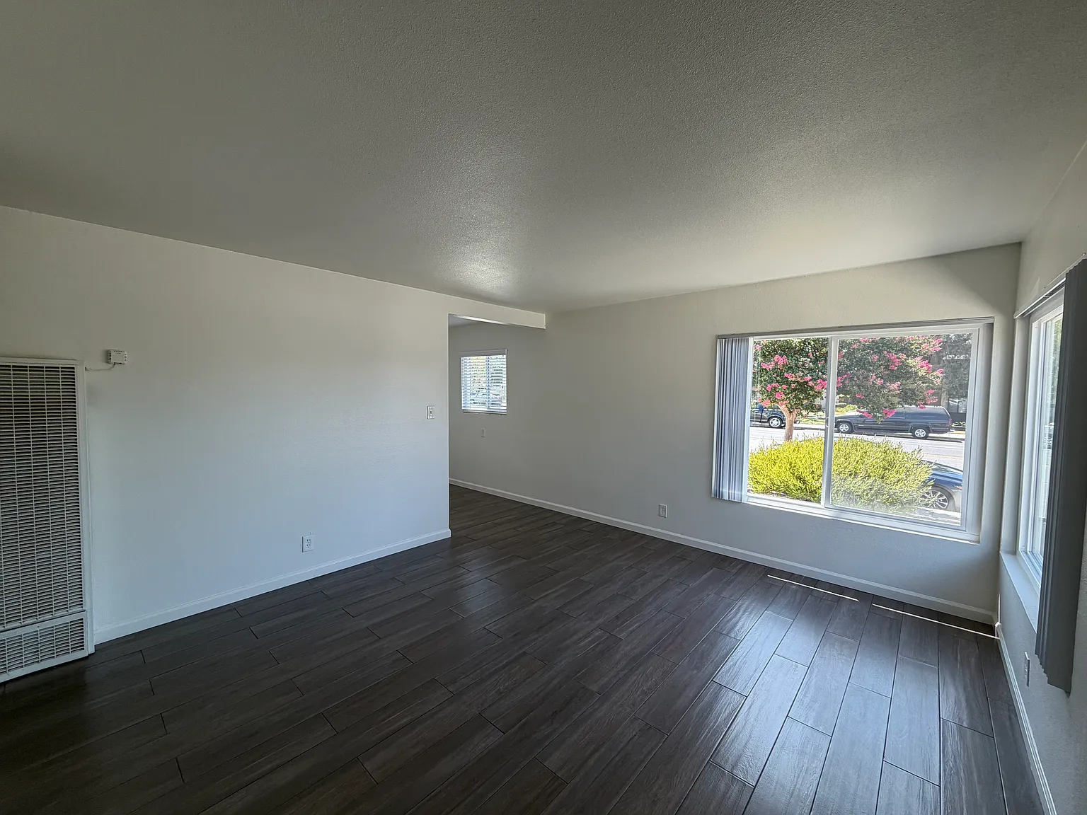 2 bed, 700 sqft, $1,950 — Photo 3