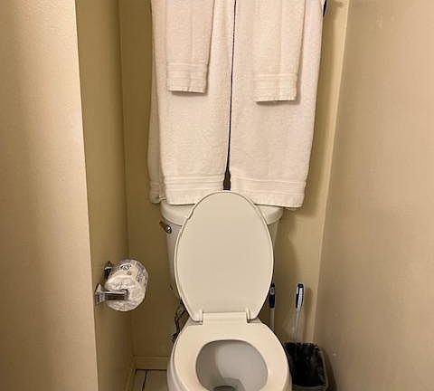 4th image of 1257 W Washington Ave #1257