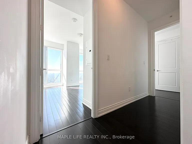 388 Yonge St #6110 — Photo 11