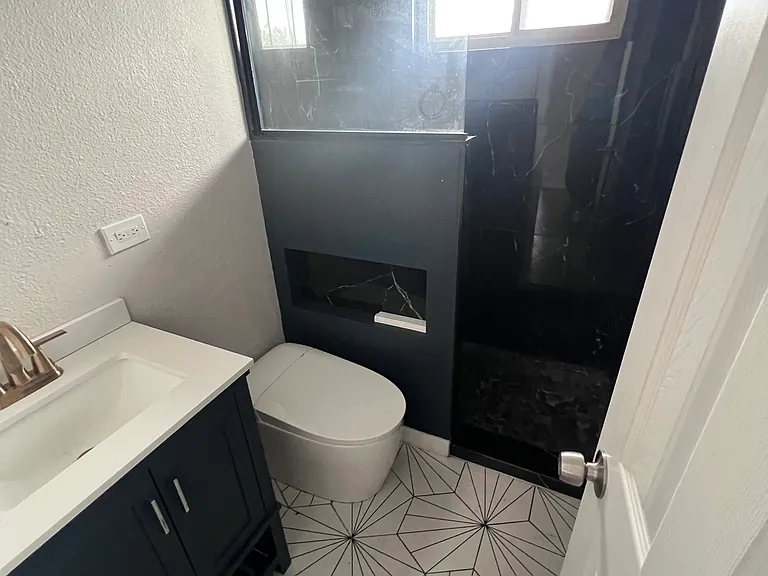 2784 W Cornell Ave — Photo 2