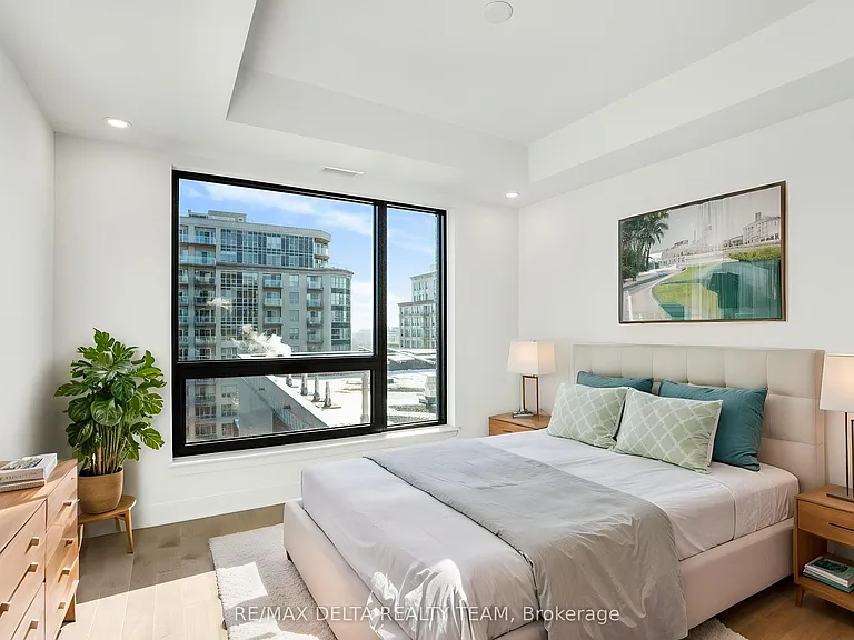 180 George St #2208 — Photo 18