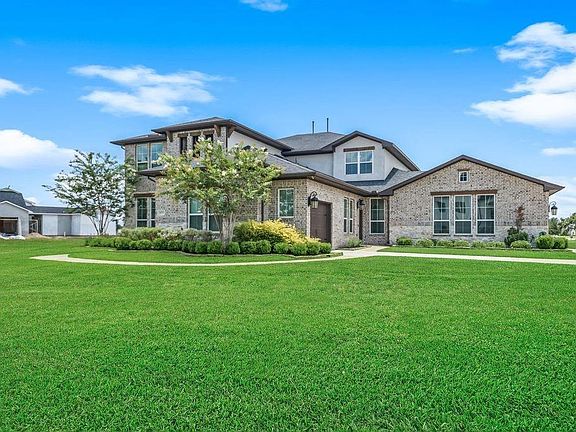 2nd image of 4019 Paseo Royale Blvd