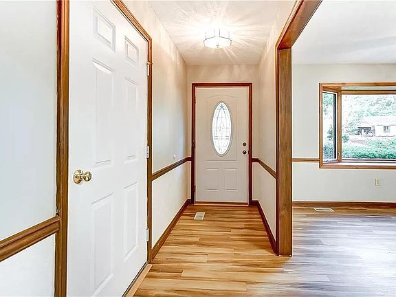 3rd image of 4360 Edelweiss Dr