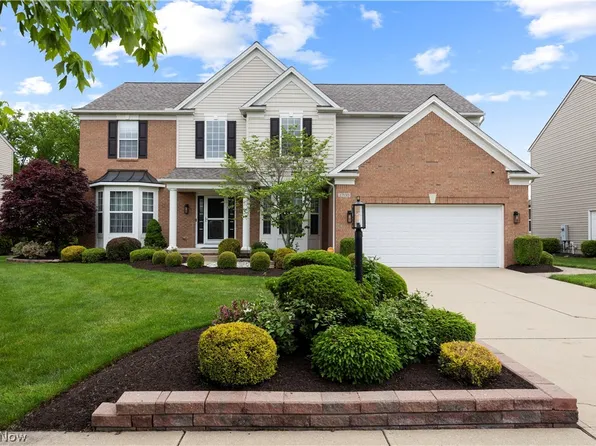 27130 Lynde Dr, Olmsted Township, OH 44138