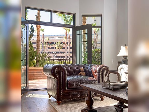 4th image of 500 W Harbor Dr Unit 109