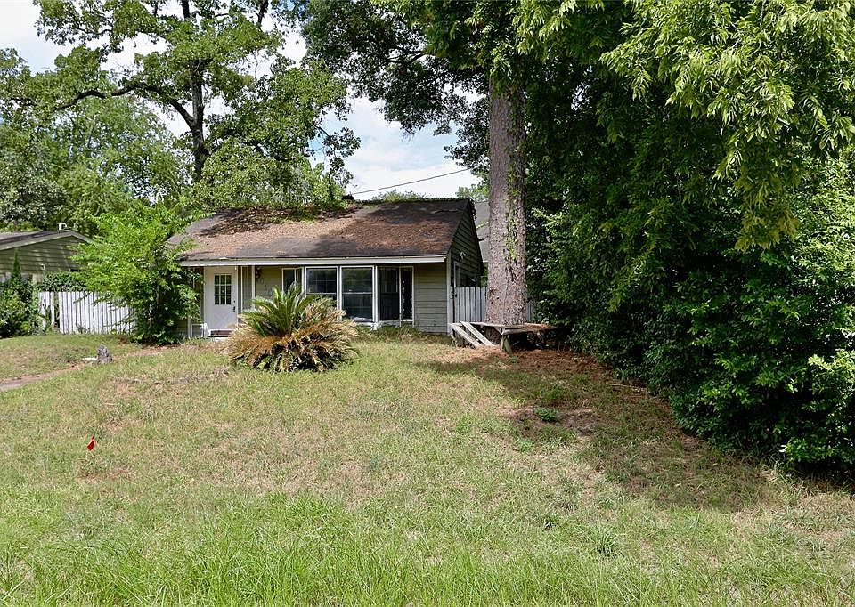 1st image of 910 Gardenia Dr