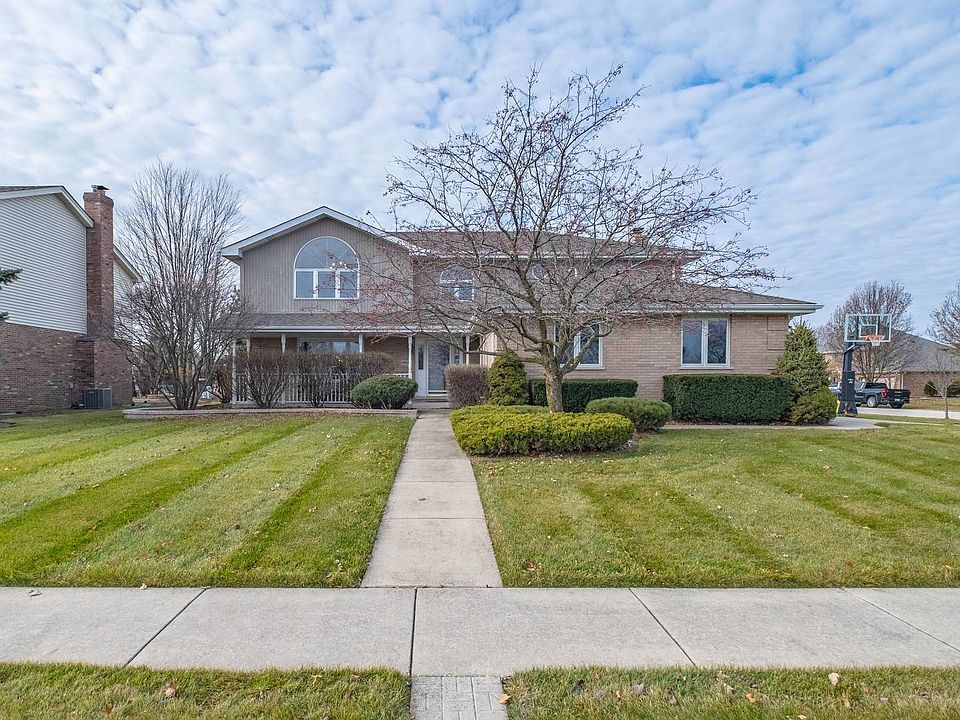 1st image of 14842 Greenbrier Ln