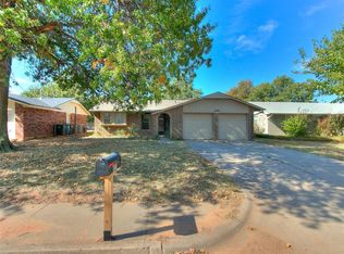 825 Cedar Crest Dr, Edmond, OK 73003