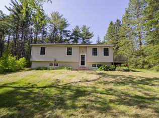 3 Wendy Acres Dr, Hermon, ME 04401