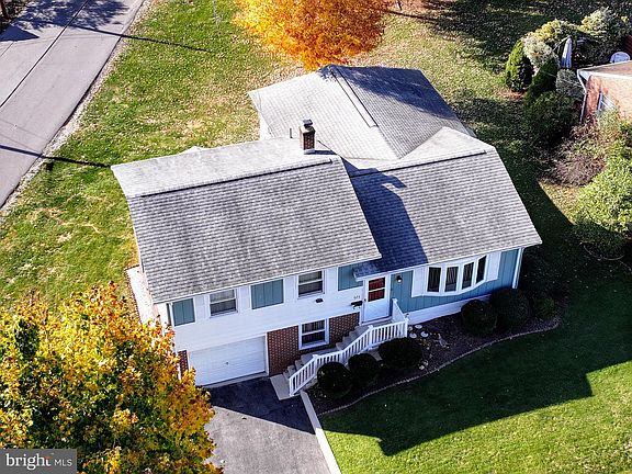 5th image of 626 Hammer St
