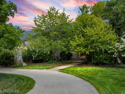 6067 Charles Dr, West Bloomfield, MI, 48322