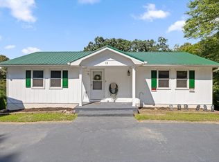 13 Travis Rd, Rossville, GA 30741