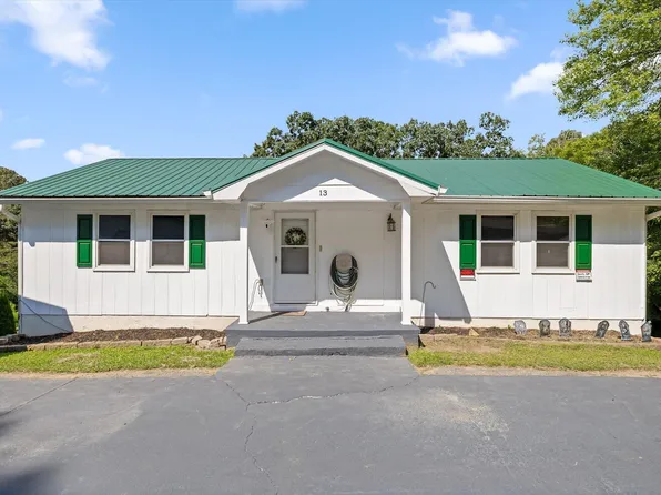 13 Travis Rd, Rossville, GA 30741