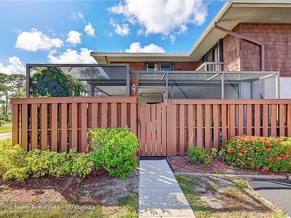 2nd image of 1202 SE Excaliber Ln #B
