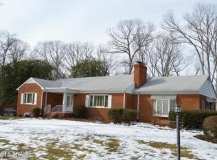 1128 Custis St, Alexandria, VA 22308