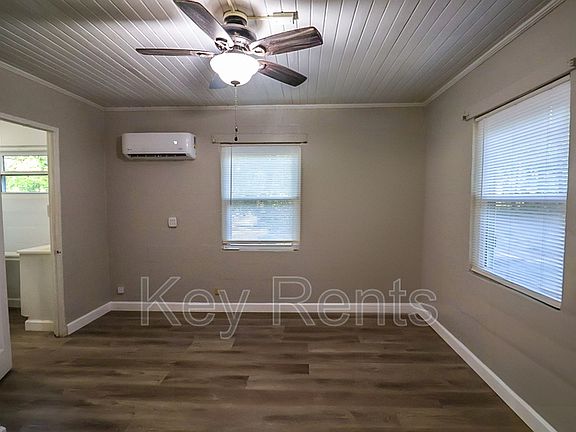 5th image of 9759 Cove Ave