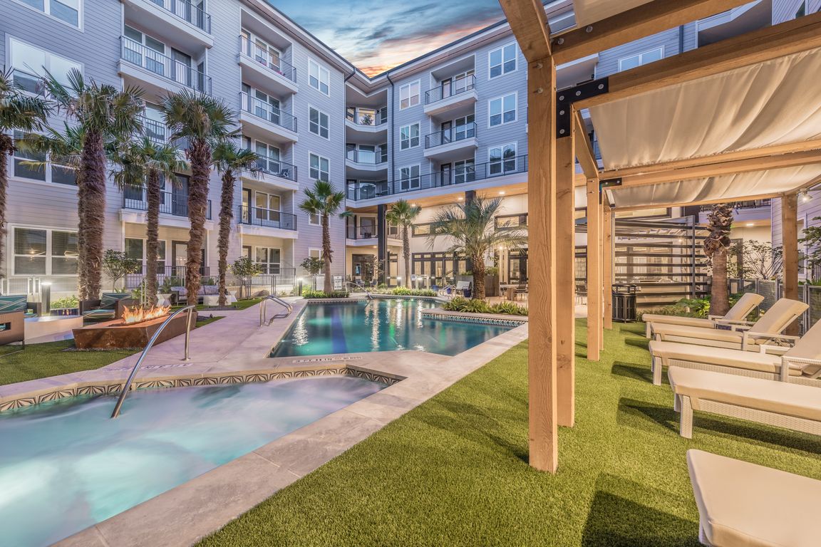 Resident Pool and Hot Tub