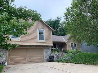 1246 NE Depot Dr, Lees Summit, MO 64086