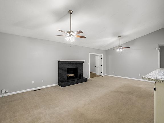 4th image of 276 Saratoga Cir