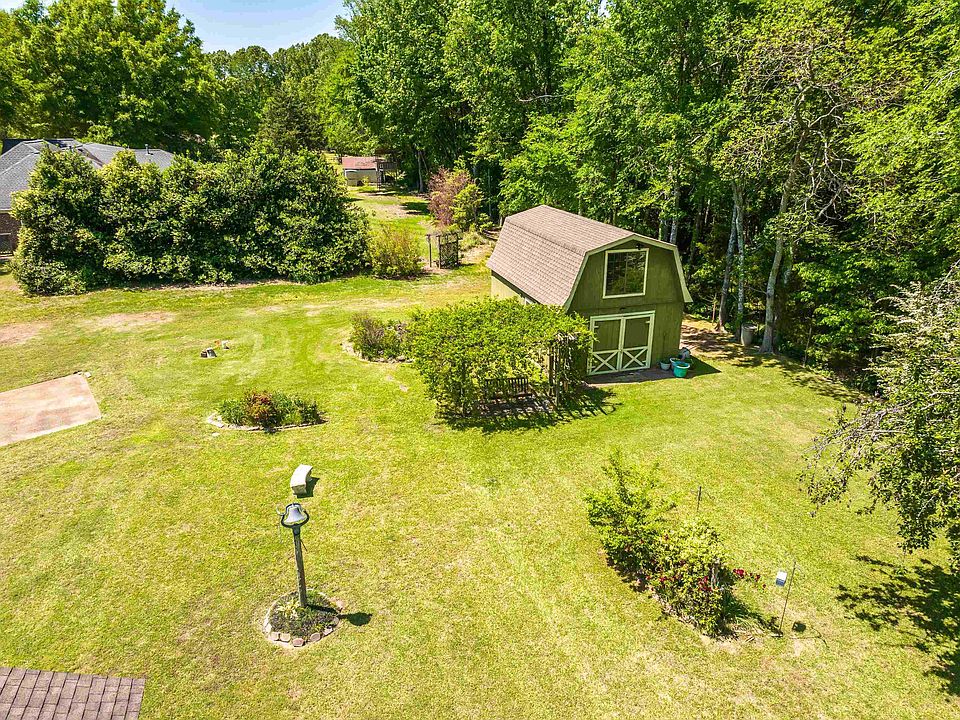 34th image of 115 Edenberg Dr