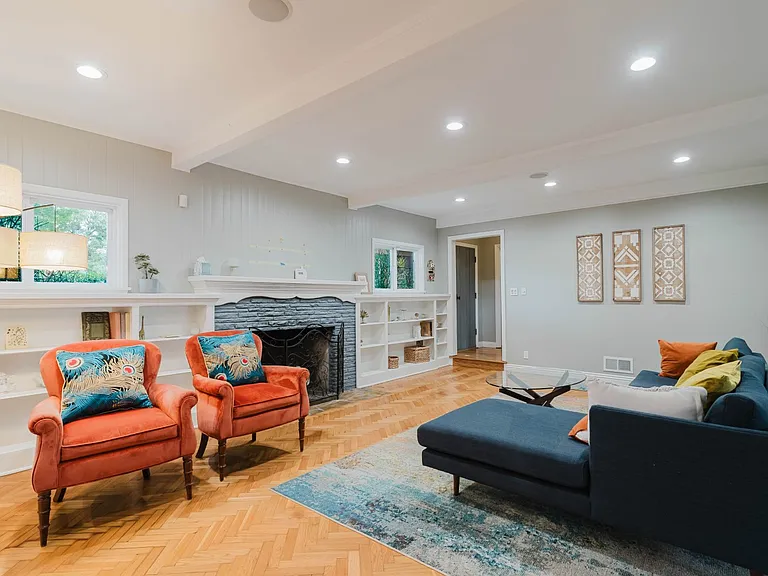 13405 Tiara St — Photo 13