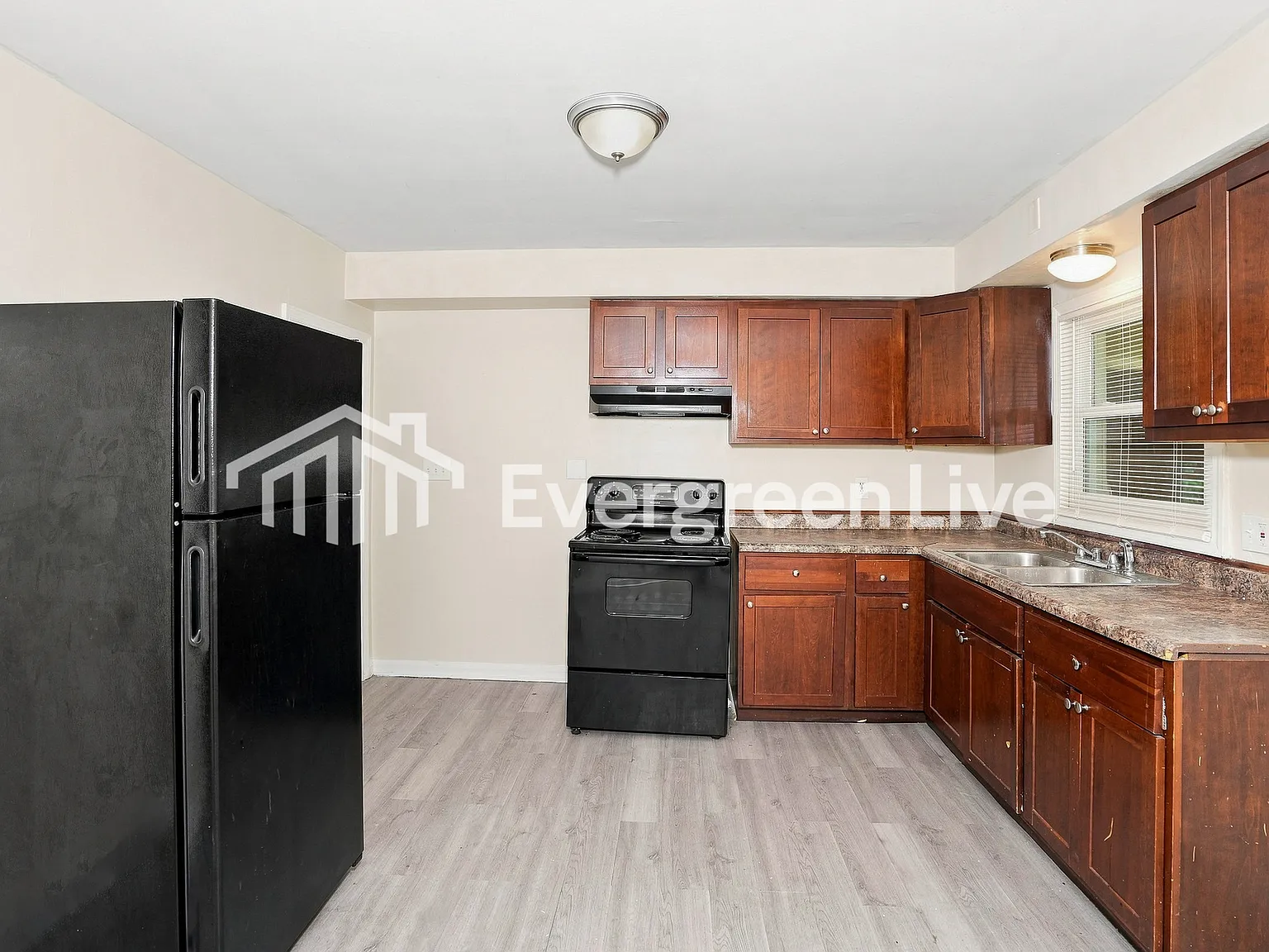 2 bed, 1.0 bath, 976 sqft, $1,545 — Photo 3