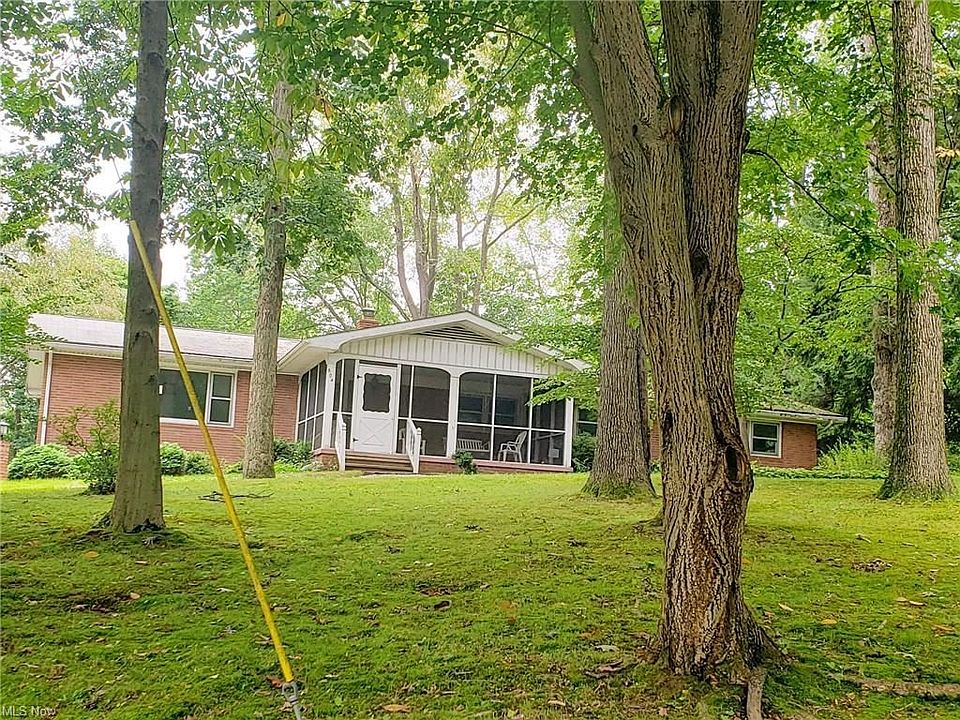 1st image of 604 Crest Dr