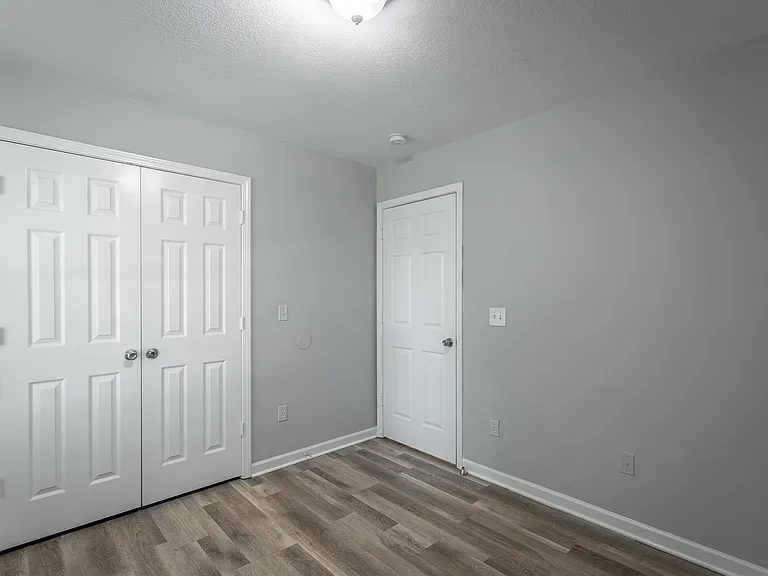 1621 Oak St — Photo 16