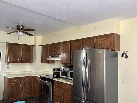 5th image of 319 N 83rd Ave W