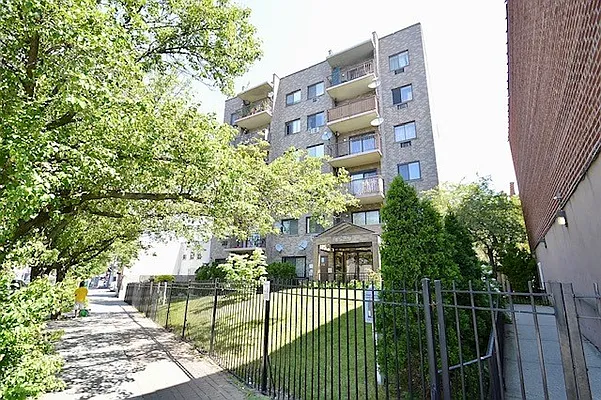 Rented by E Realty International Corp | media 13