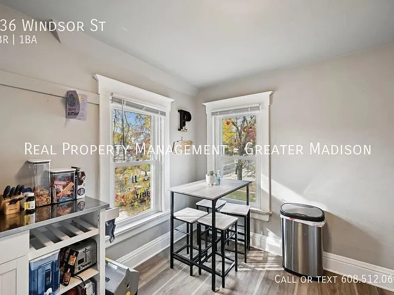 136 Windsor St — Photo 2