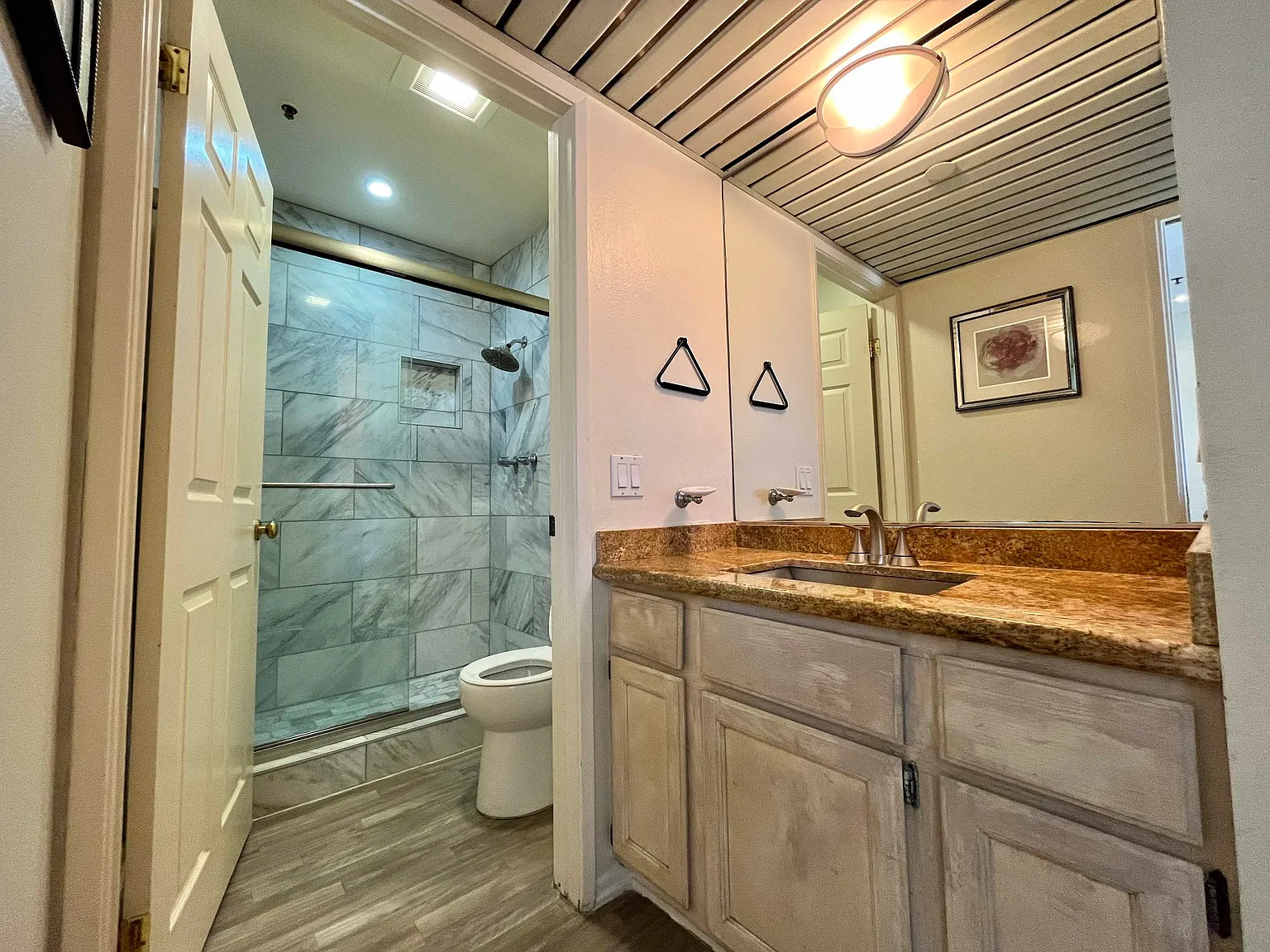 2 bed, 950 sqft, $3,825 — Photo 4