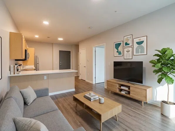 Mural Apartments