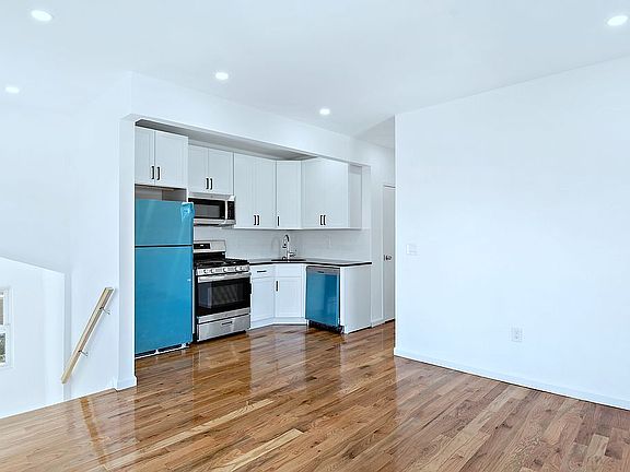 4th image of 347 Beach 43 St