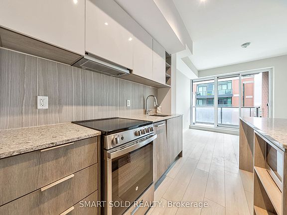 5th image of 31 Tippett Rd #833