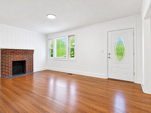 3rd image of 4311 Catherine Ave
