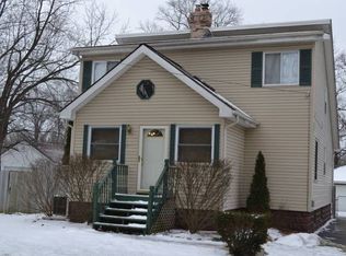 4911 Filer St, Waterford, MI 48328