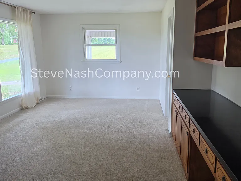 10204 Landsford Rd — Photo 12