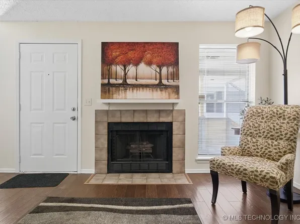 2433 E 87th St APT 285, Tulsa, OK 74137