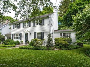 33 Perryridge Rd, Greenwich, CT 06830