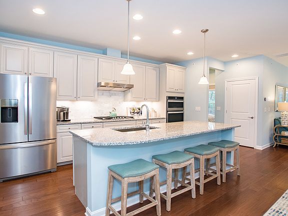 Granite and Stainless Steel Features