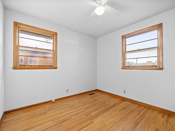 4th image of 320 Church St