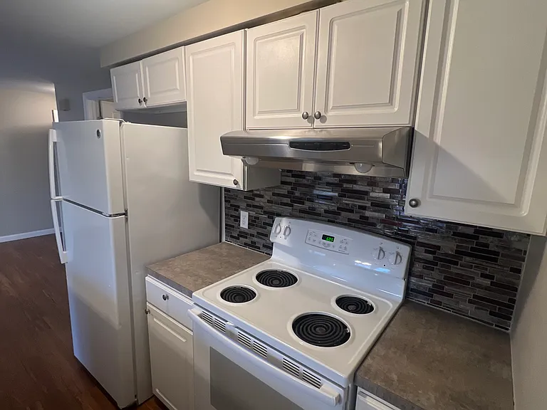 45 Denrose Dr #4 — Photo 8
