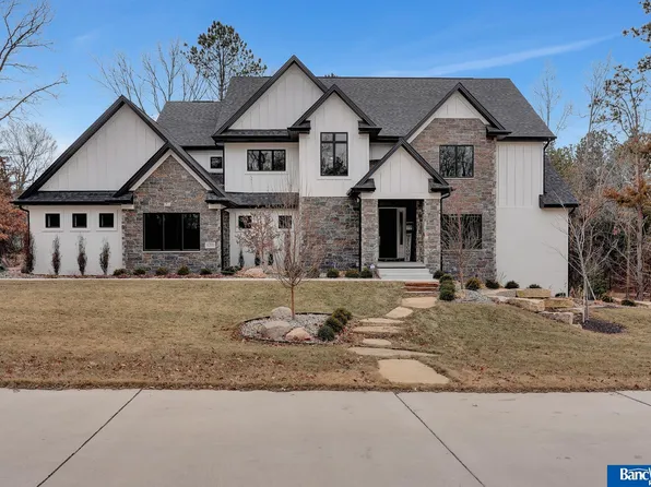 6705 Hawkswood Ct, Lincoln, NE 68516