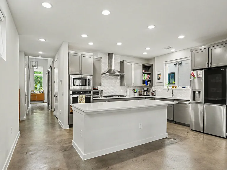 5349 Ellsworth Ave — Photo 3