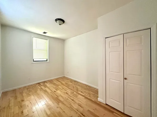 687 Bergen Avenue image 7 of 13